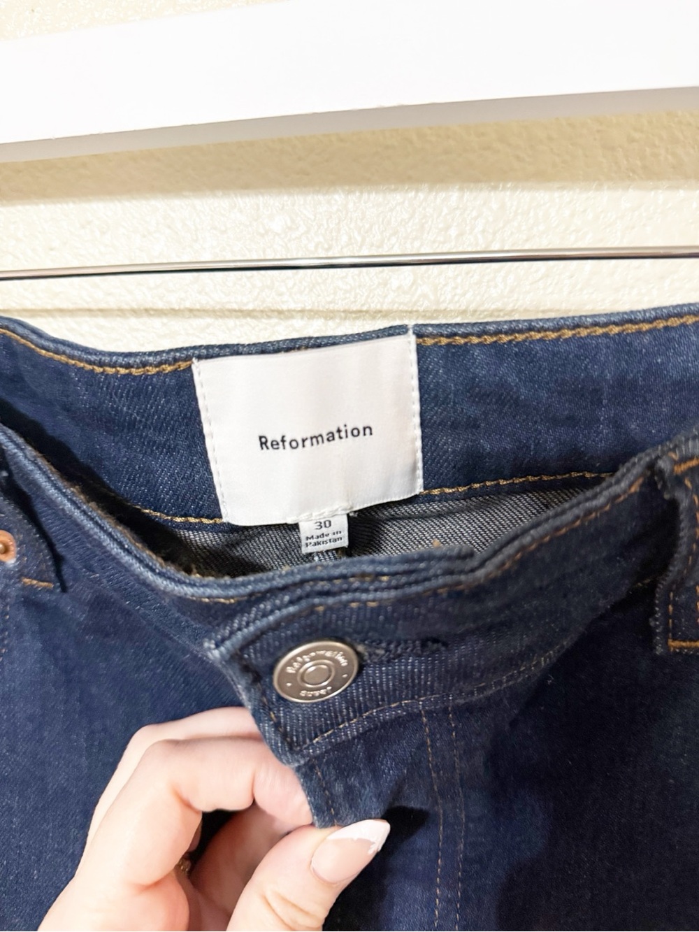 Reformation Elton Mid Rise Super Stretch Straight Leg Jeans Size 30 $178 MSRP - Picture 12 of 14